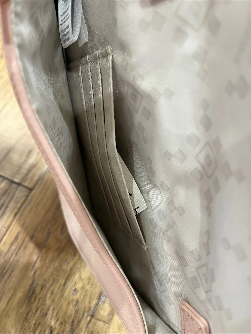 thirty-one Pale Pink Pebbled Crossbody Bag